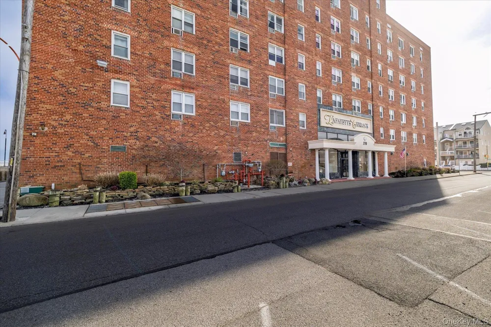 370 West Broadway #5C Long Beach, NY 11561
