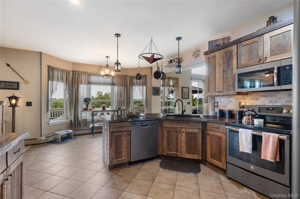 1576 Route 52 Walden, NY 12586
