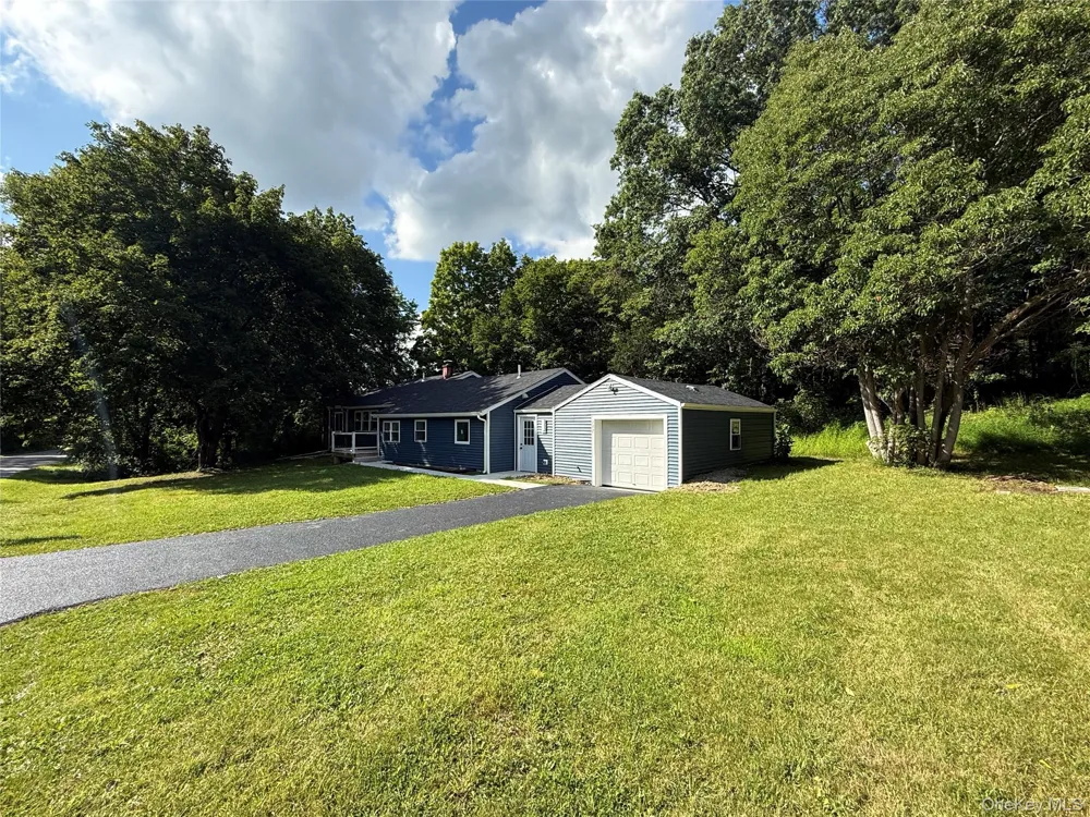 127 Spring Lake Road Red Hook, NY 12571
