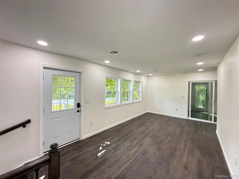 127 Spring Lake Road Red Hook, NY 12571