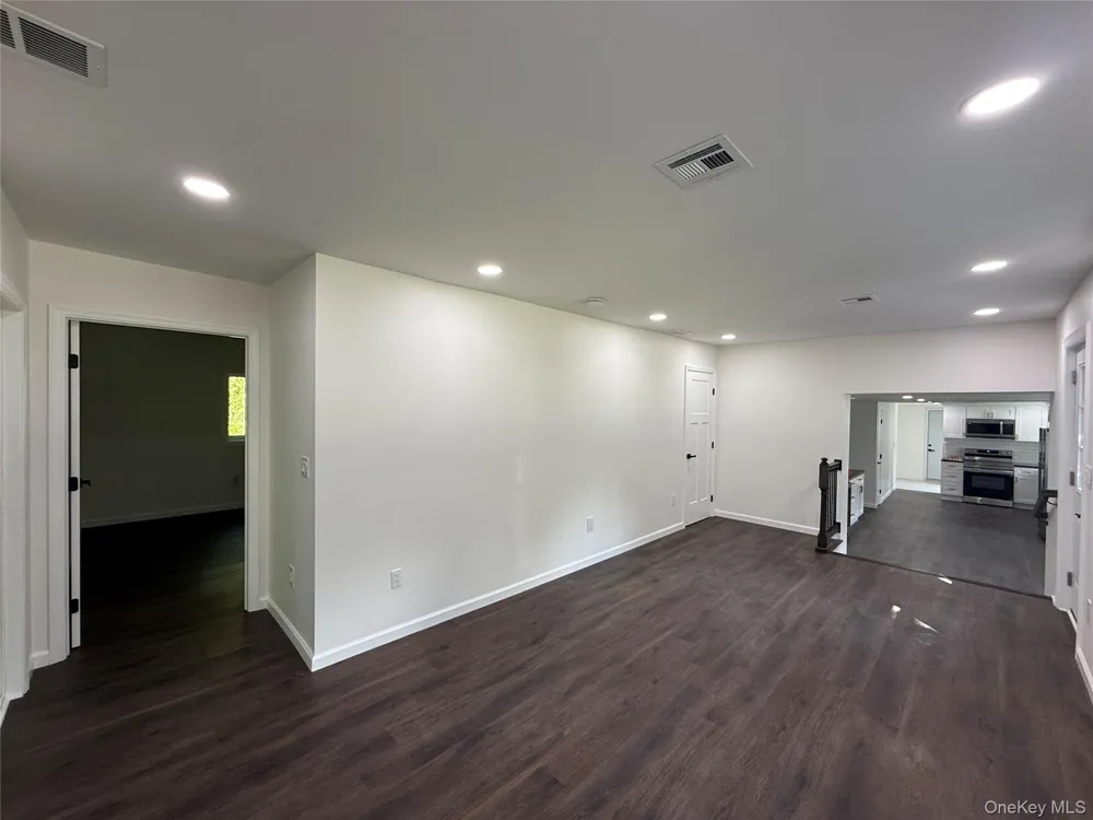 127 Spring Lake Road Red Hook, NY 12571