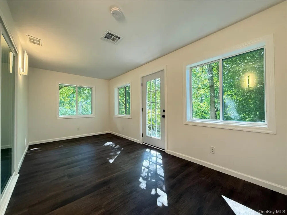 127 Spring Lake Road Red Hook, NY 12571