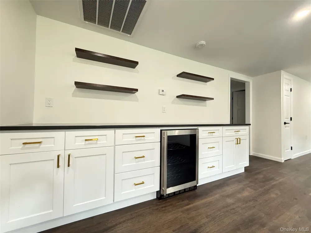 127 Spring Lake Road Red Hook, NY 12571