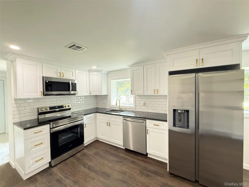 127 Spring Lake Road Red Hook, NY 12571
