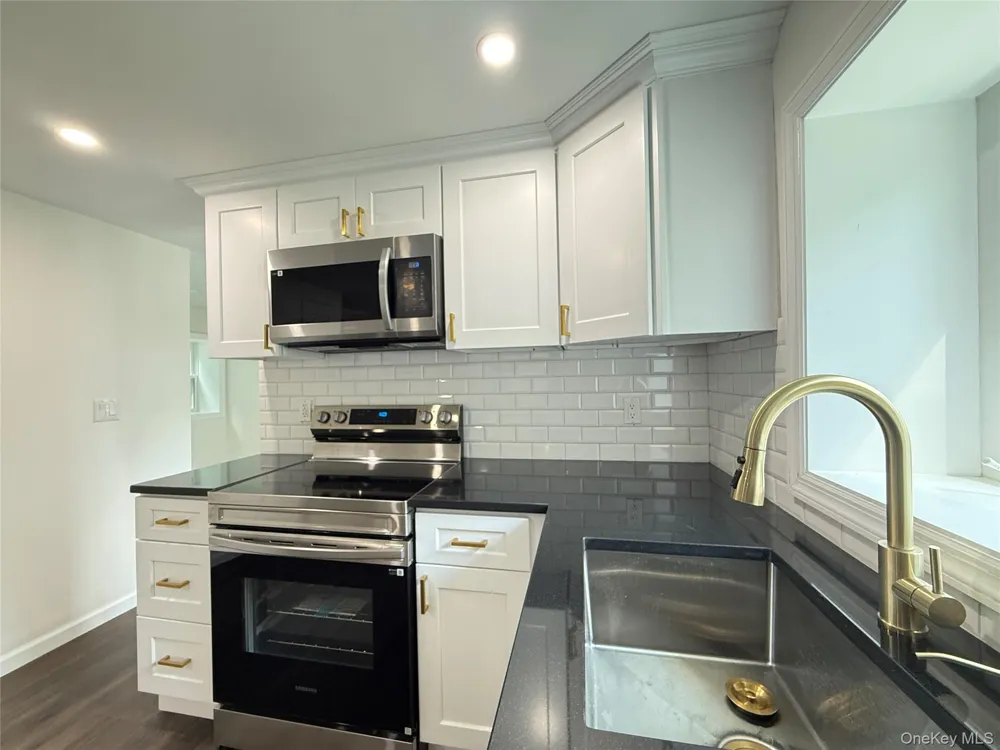 127 Spring Lake Road Red Hook, NY 12571