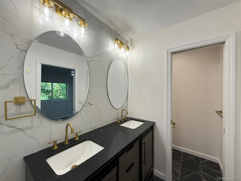 127 Spring Lake Road Red Hook, NY 12571