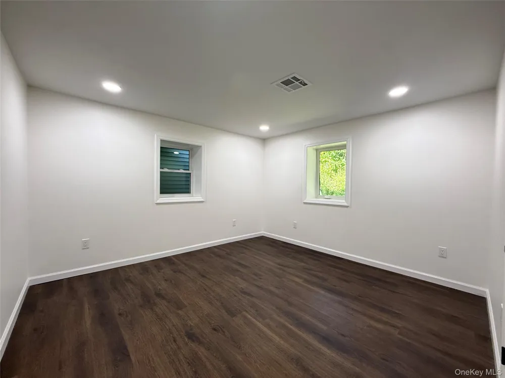 127 Spring Lake Road Red Hook, NY 12571