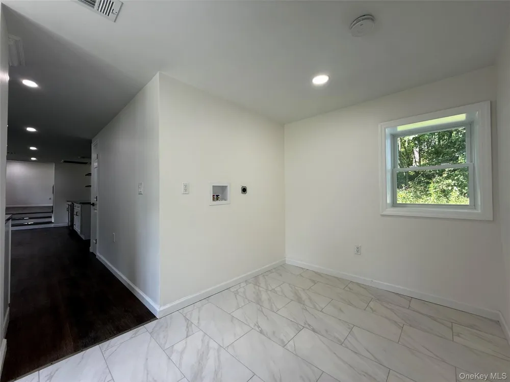 127 Spring Lake Road Red Hook, NY 12571