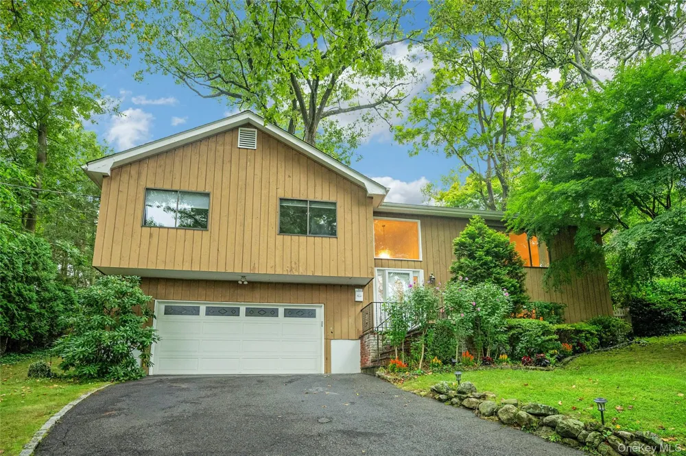 44 Hillside Lane New Rochelle, NY 10804