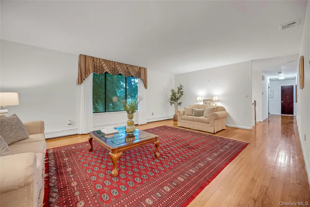 44 Hillside Lane New Rochelle, NY 10804
