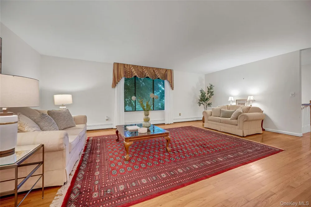 44 Hillside Lane New Rochelle, NY 10804