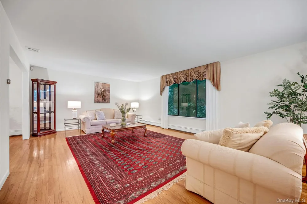 44 Hillside Lane New Rochelle, NY 10804