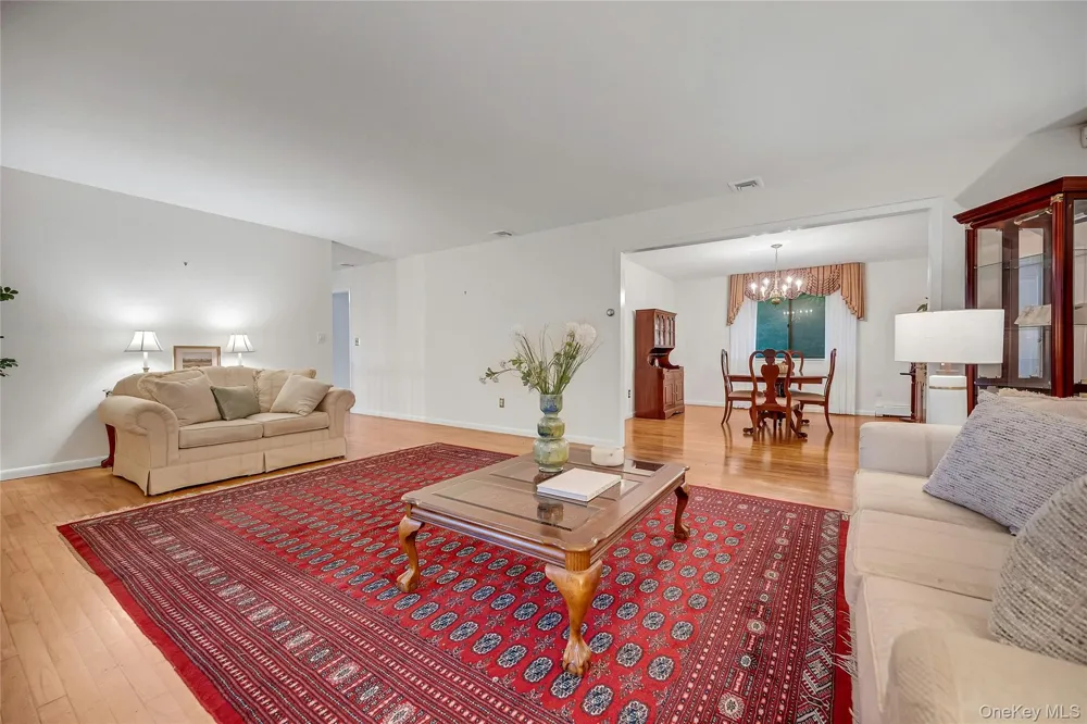44 Hillside Lane New Rochelle, NY 10804