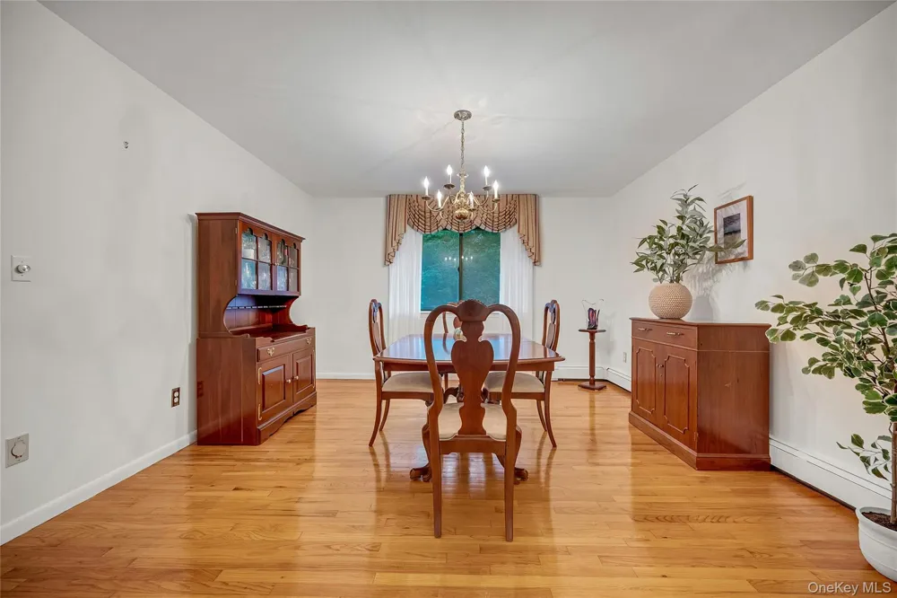 44 Hillside Lane New Rochelle, NY 10804