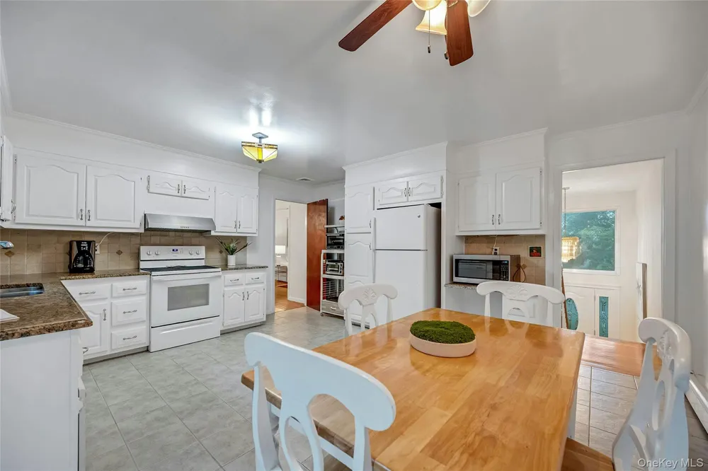 44 Hillside Lane New Rochelle, NY 10804