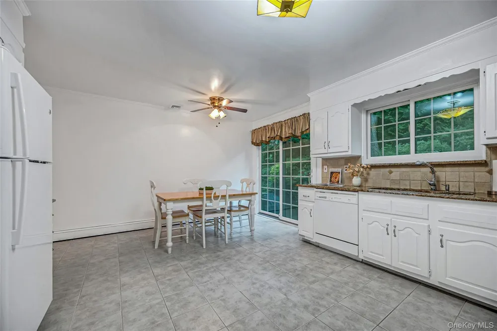 44 Hillside Lane New Rochelle, NY 10804