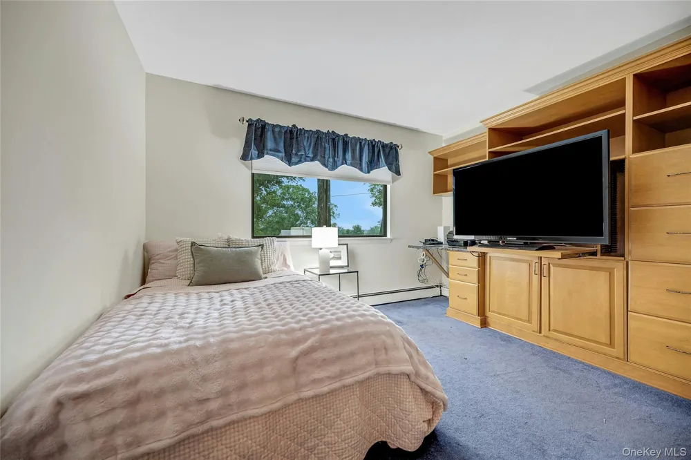 44 Hillside Lane New Rochelle, NY 10804
