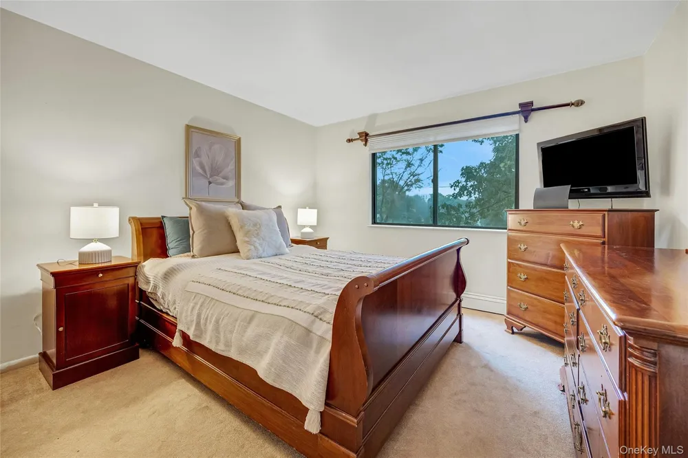 44 Hillside Lane New Rochelle, NY 10804