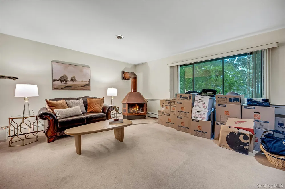 44 Hillside Lane New Rochelle, NY 10804