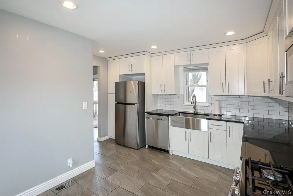 494 Sally Road Mineola, NY 11501