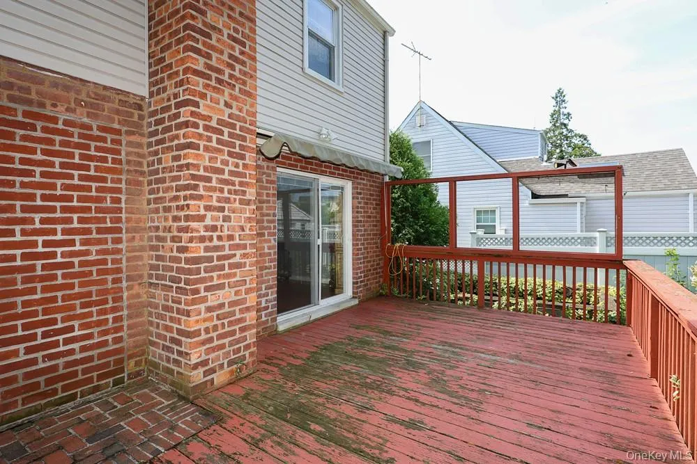 494 Sally Road Mineola, NY 11501