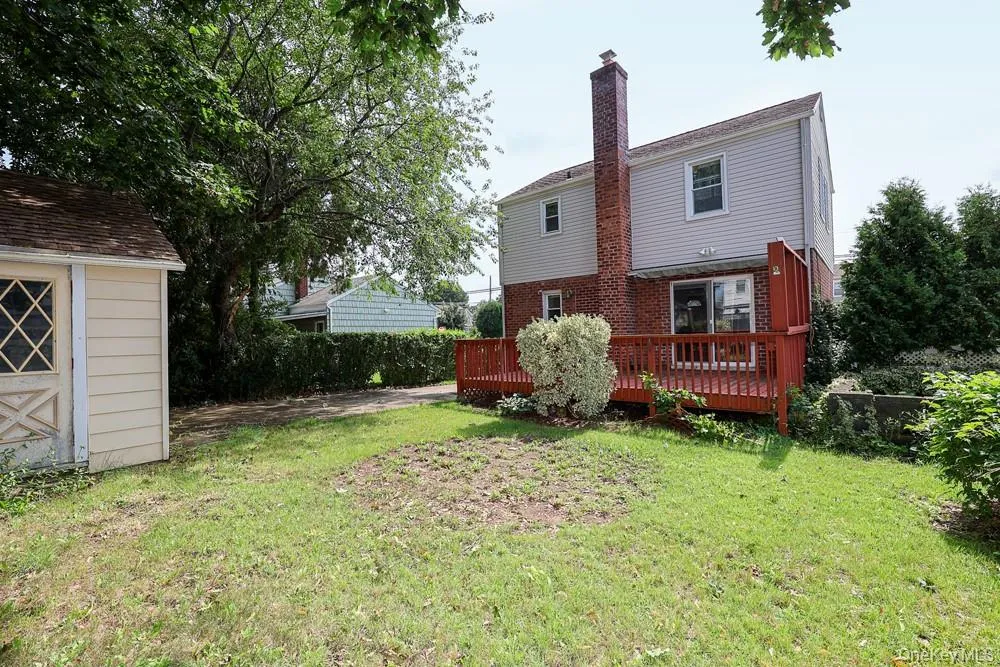 494 Sally Road Mineola, NY 11501