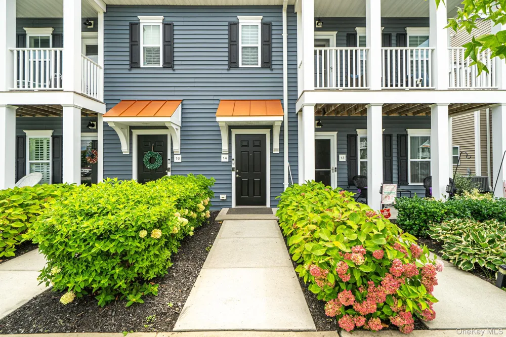 14 Park Drive S East Islip, NY 11730