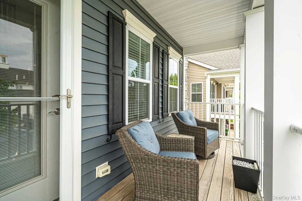 14 Park Drive S East Islip, NY 11730