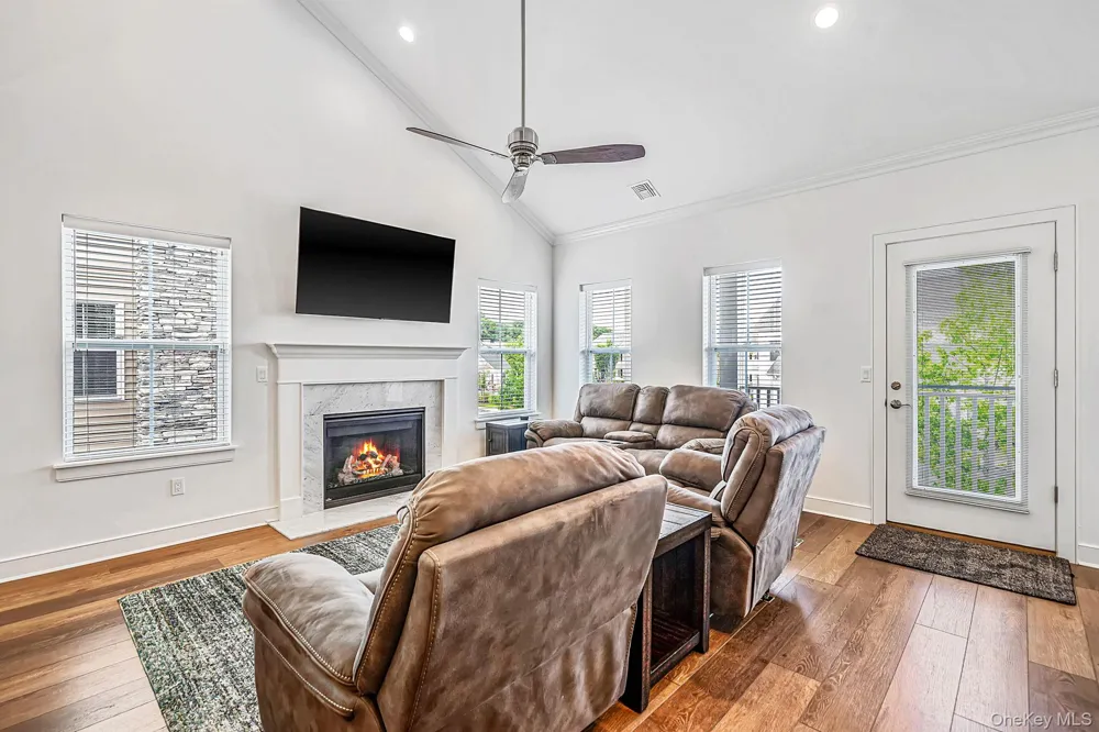 14 Park Drive S East Islip, NY 11730
