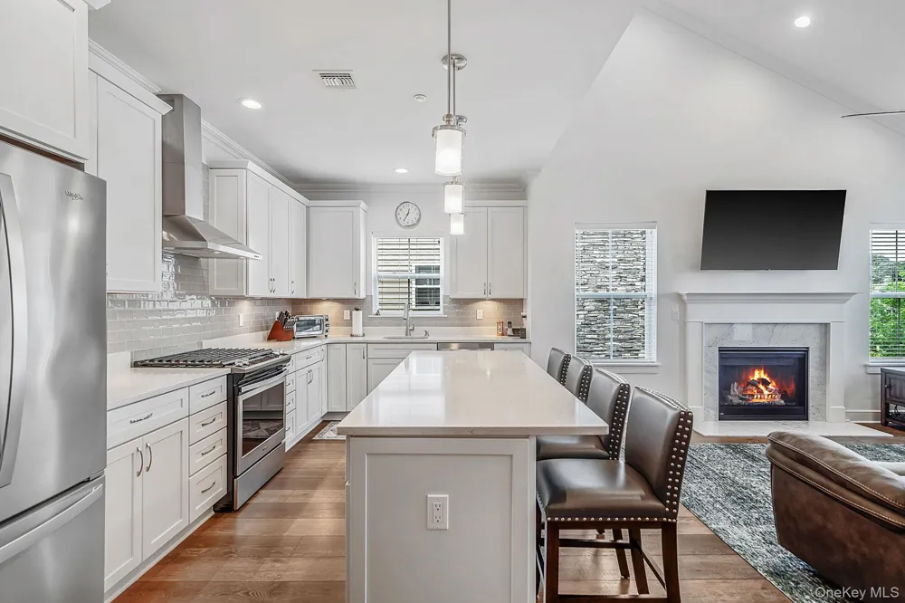14 Park Drive S East Islip, NY 11730