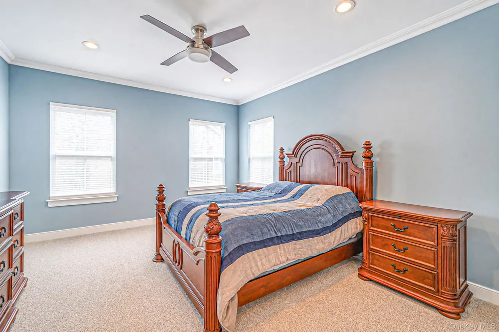 14 Park Drive S East Islip, NY 11730