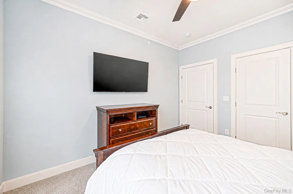 14 Park Drive S East Islip, NY 11730