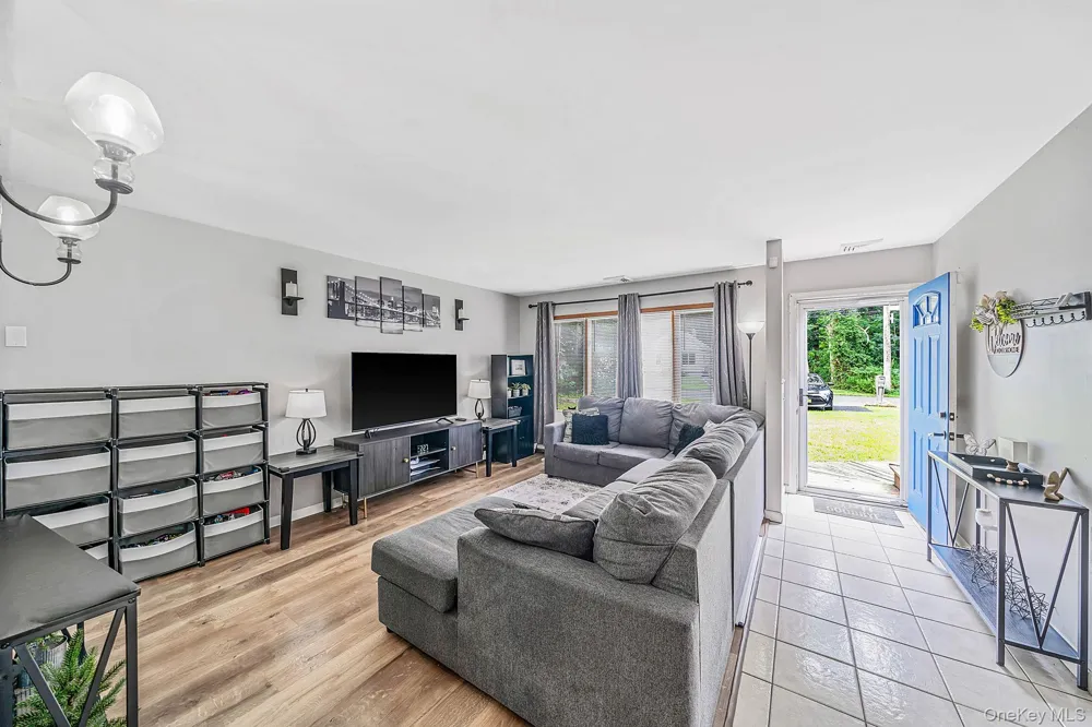 43 Wavecrest Drive Mastic Beach, NY 11951