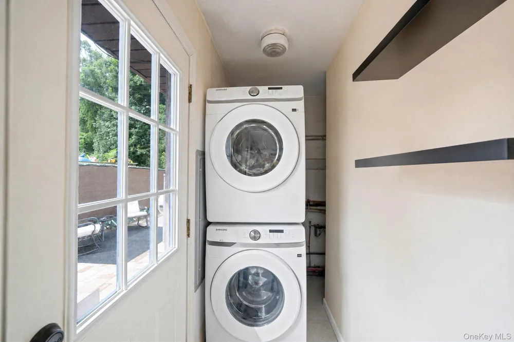 43 Wavecrest Drive Mastic Beach, NY 11951