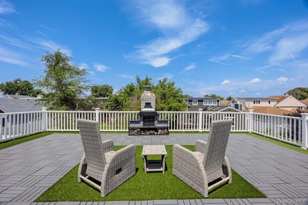 286 E Lexington Avenue Oceanside, NY 11572