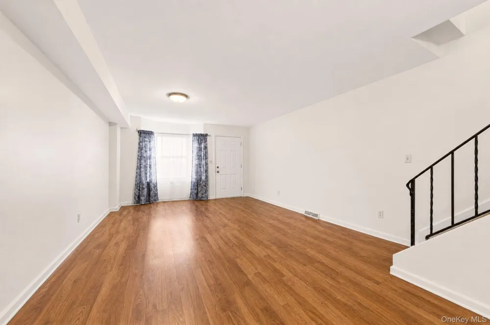 29 Tappen Court Staten Island, NY 10304