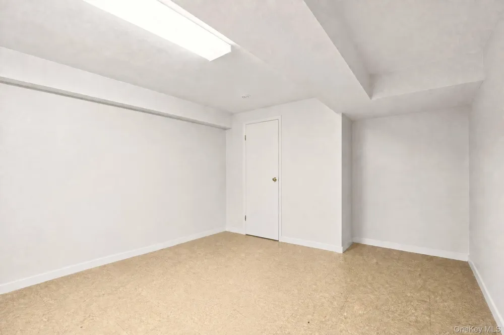 29 Tappen Court Staten Island, NY 10304