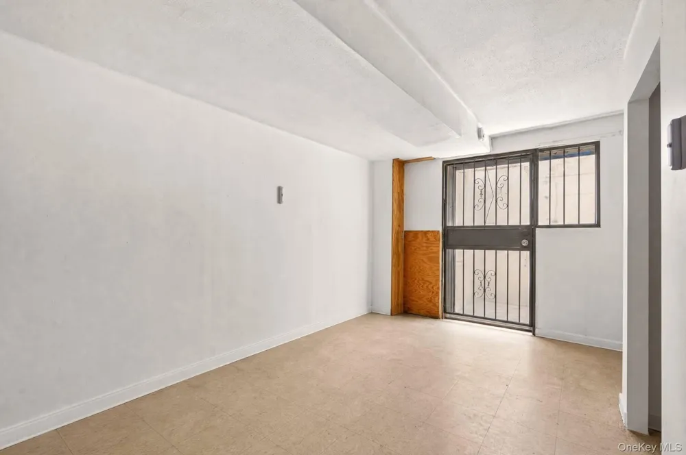 29 Tappen Court Staten Island, NY 10304