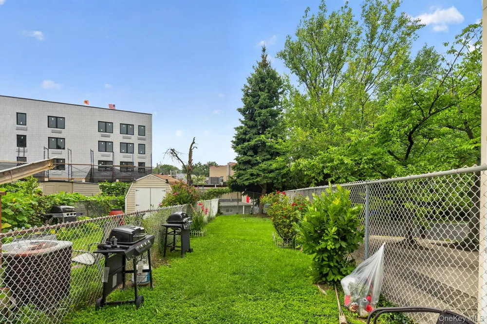 29 Tappen Court Staten Island, NY 10304