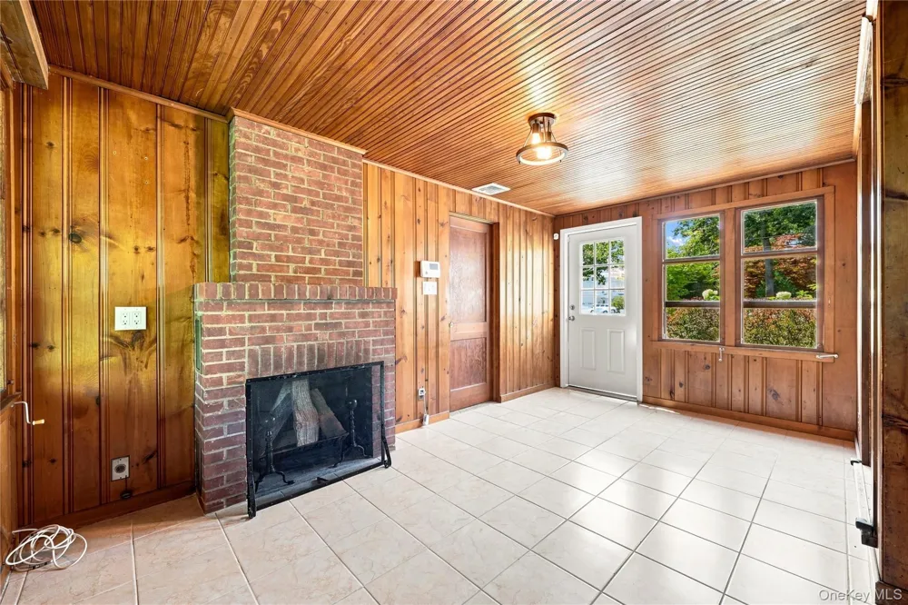58 S Ketcham Avenue Amityville, NY 11701