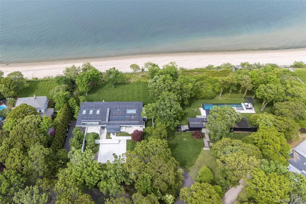 20 & 22 Hedges Banks Drive East Hampton, NY 11937