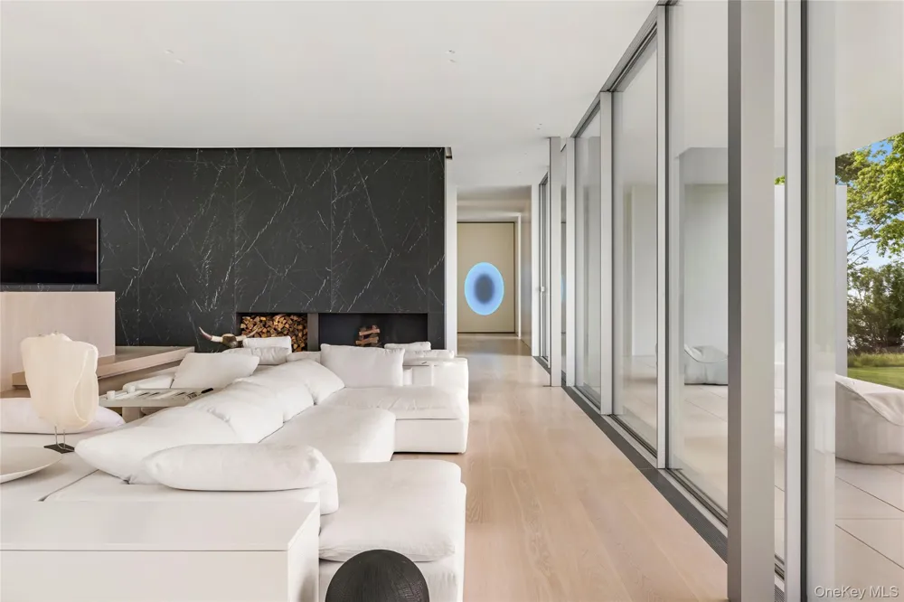 20 & 22 Hedges Banks Drive East Hampton, NY 11937