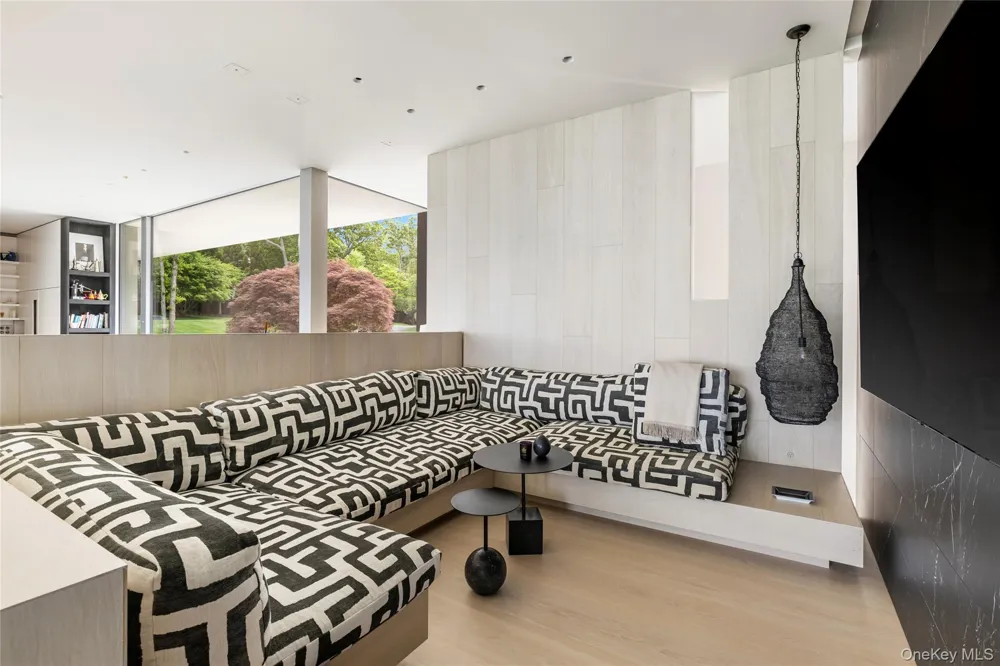 20 & 22 Hedges Banks Drive East Hampton, NY 11937