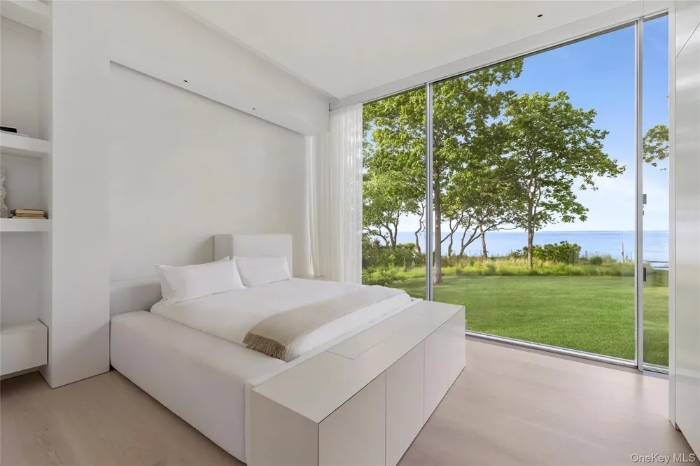 20 & 22 Hedges Banks Drive East Hampton, NY 11937