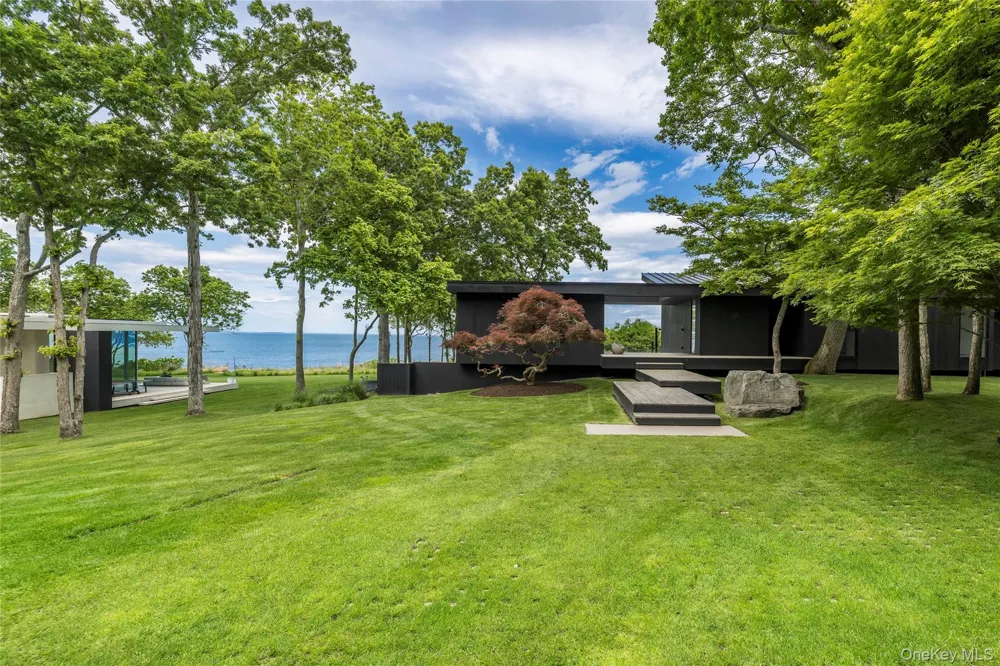 20 & 22 Hedges Banks Drive East Hampton, NY 11937