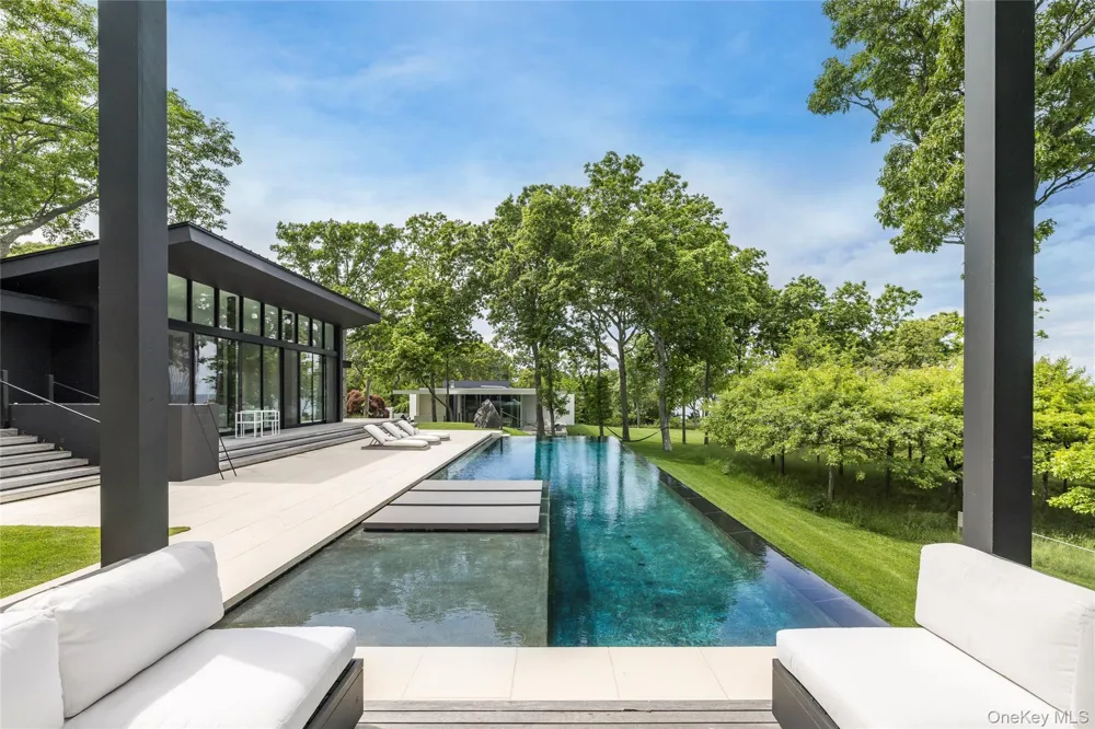 20 & 22 Hedges Banks Drive East Hampton, NY 11937