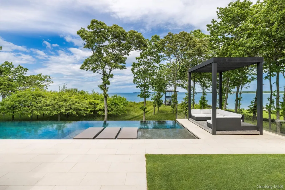 20 & 22 Hedges Banks Drive East Hampton, NY 11937