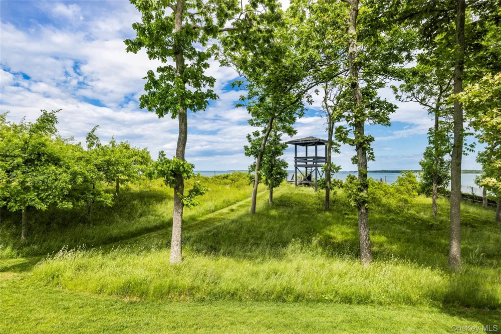 20 & 22 Hedges Banks Drive East Hampton, NY 11937
