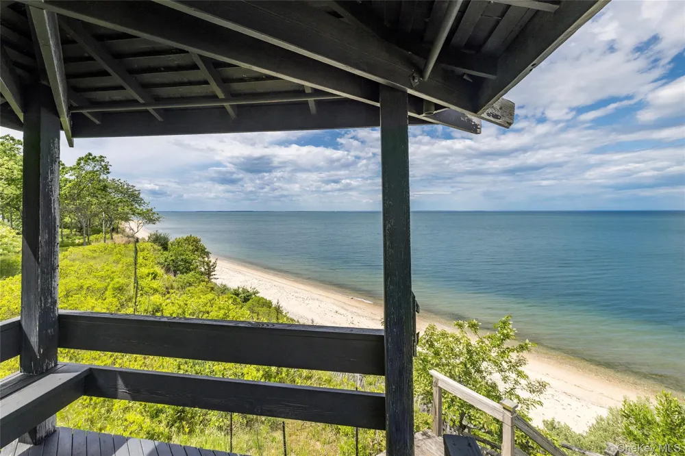 20 & 22 Hedges Banks Drive East Hampton, NY 11937