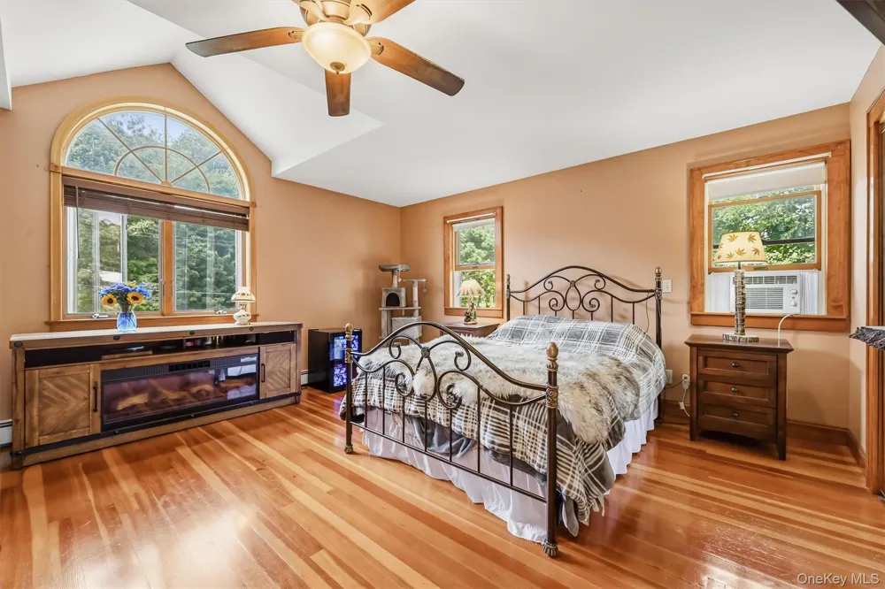 328 Big Island Road Florida, NY 10921